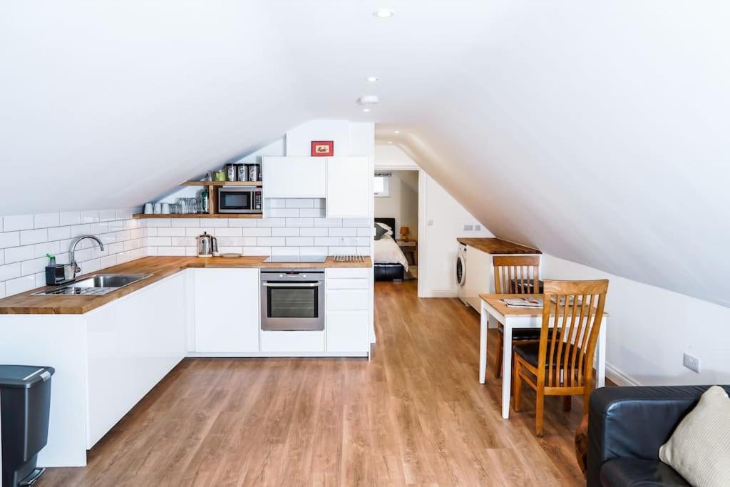 The Loft Apartment @ Lower Coombe Royal Kingsbridge  Kültér fotó